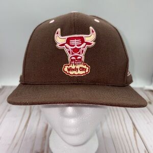 Mitchell & Ness BULLS BROWN SUGAR BACON FITTED HWC